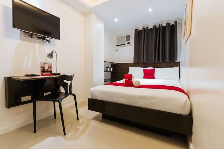 Hotel Reddoorz Plus @ Poblacion Makati