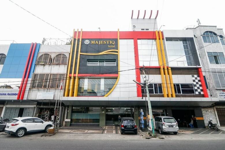 Hotel Reddoorz Plus Near Pasar Wisata