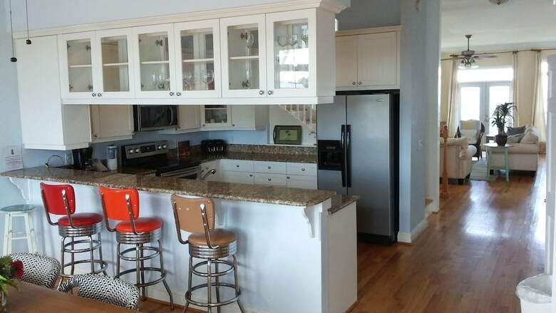 Pineapple Villas On Laguna Beach