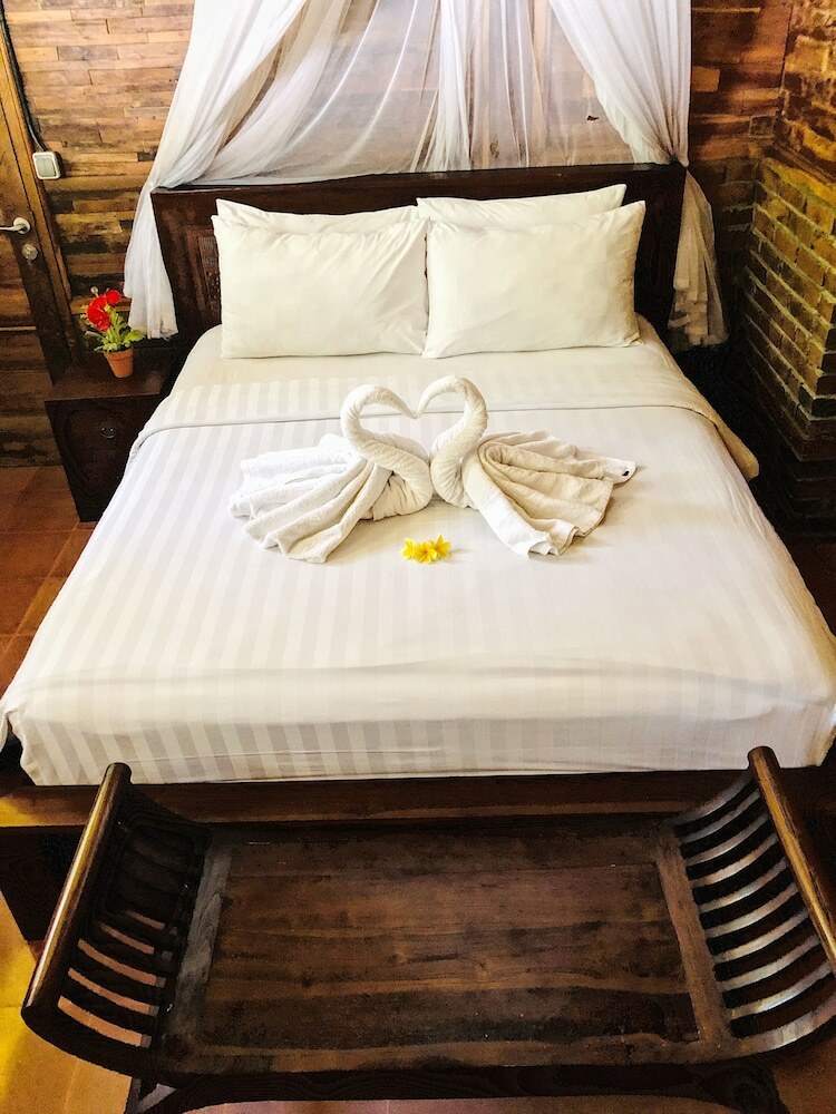 Bed & Breakfast Batu Alam Villa