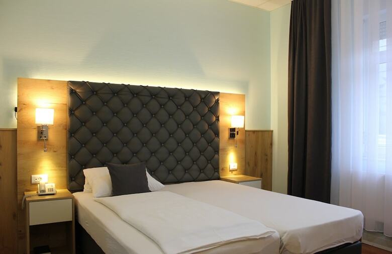 Hotel Rheinbr�cke