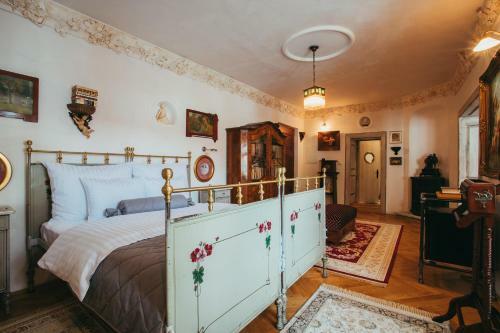 Hotel Divn� Pani Luxury Gallery Rooms