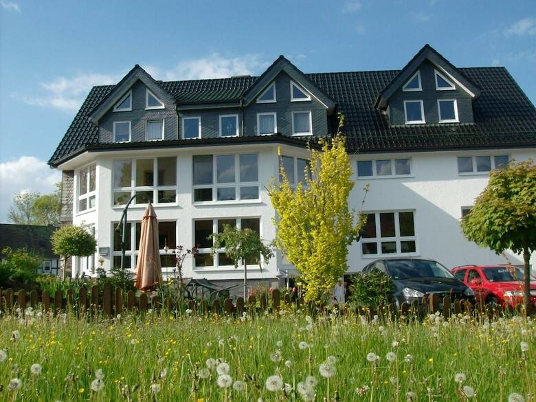 Aparthotel Pension Und Ferienwohnungen Schweinsberg