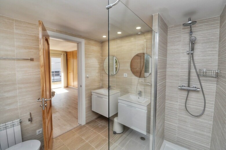 Big Apartment Caprabo