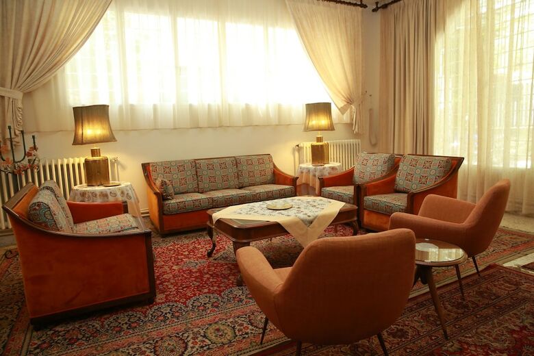 Merry Land Hotel