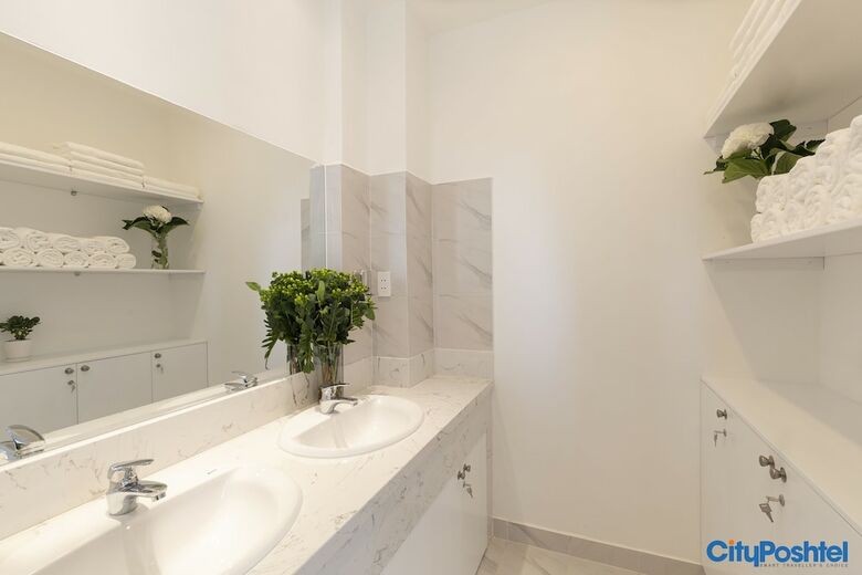 Hostal City Poshtel