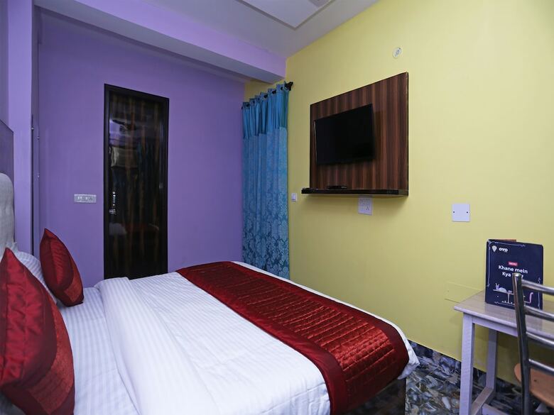 Hotel Oyo 13028 Jhanvi Palace