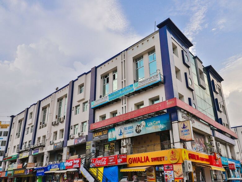 Oyo 14942 Hotel Maple Leaf