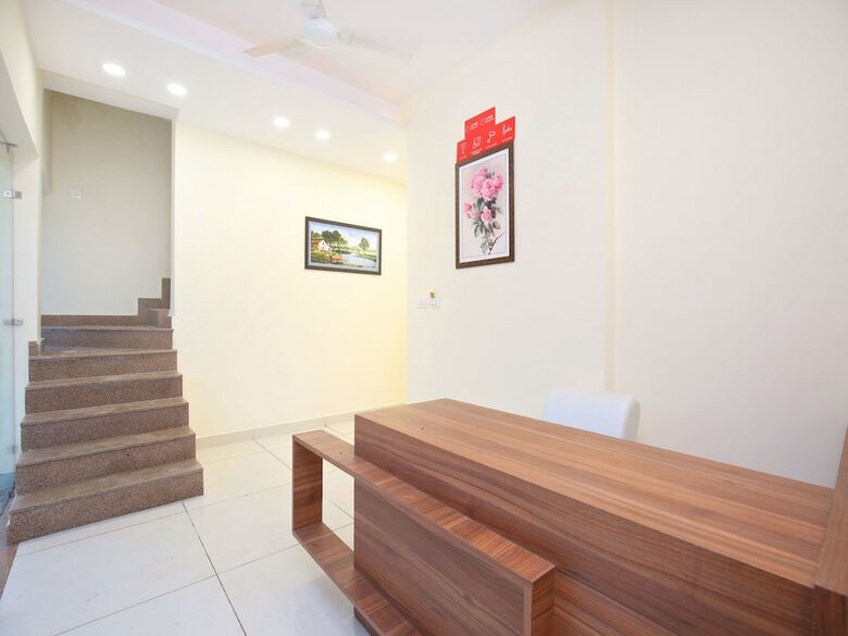 Oyo 15975 Hotel 365