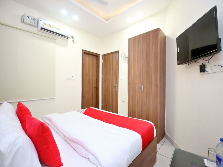 Oyo 15975 Hotel 365