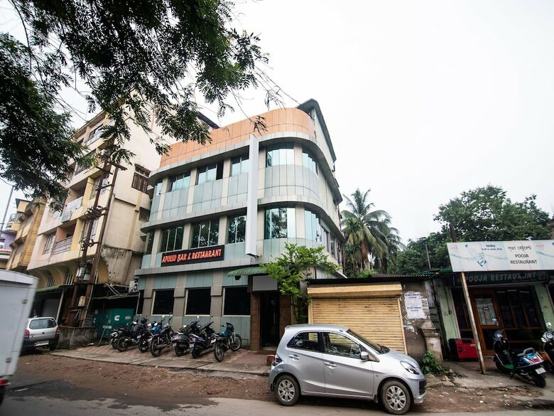 Oyo 14869 Hotel Apollo