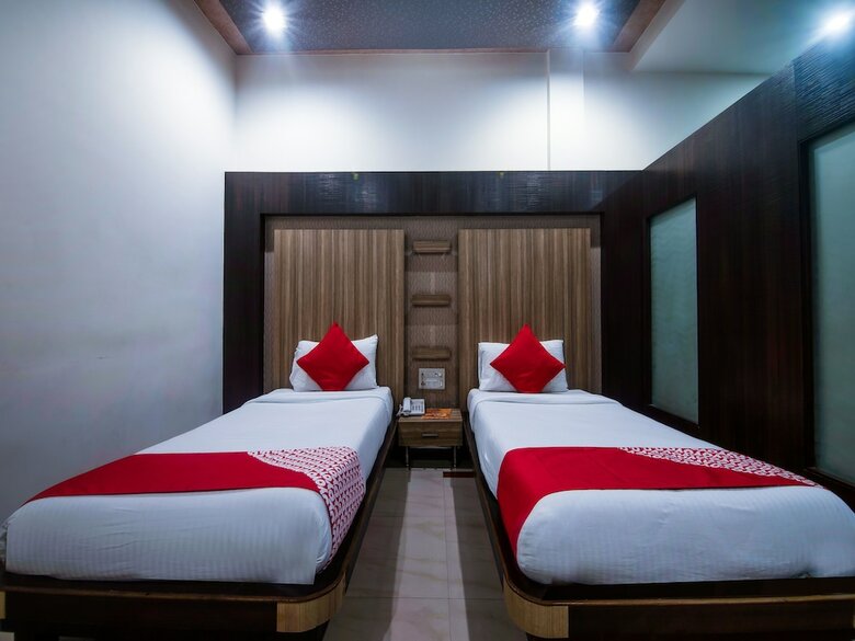 Oyo 14869 Hotel Apollo
