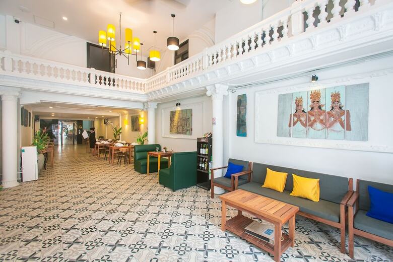 Grand Elevation Hotel