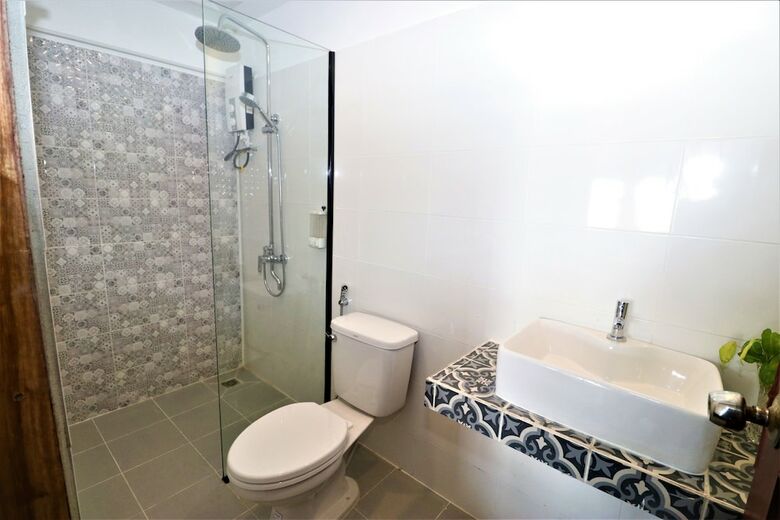 Grand Elevation Hotel