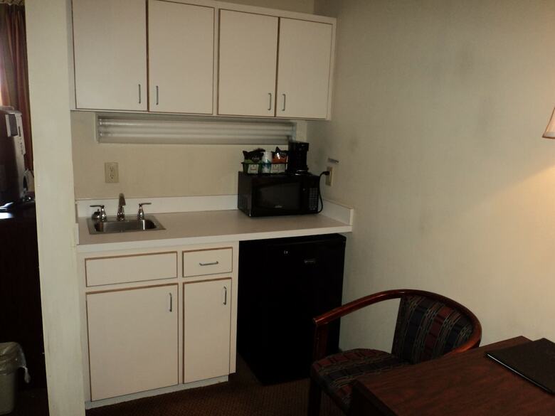Hotel Us Travelers Inn & Suites