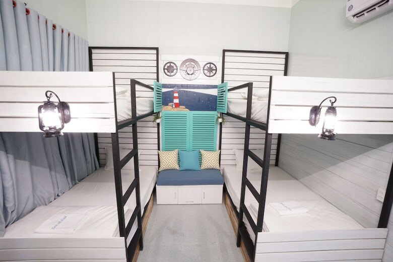 Hotel Sea & Sail Hostel