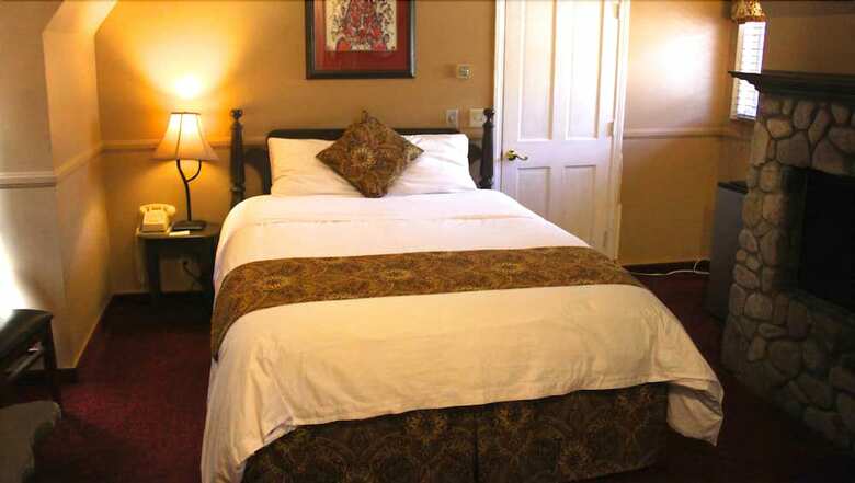 Hotel Saddleback Inn