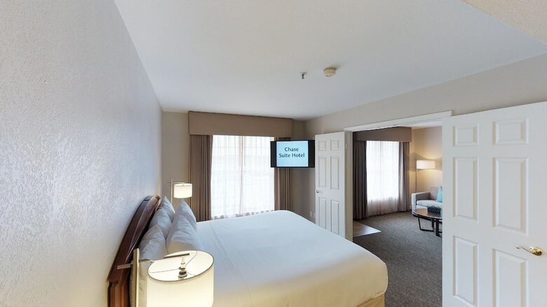 Chase Suite Hotel Brea