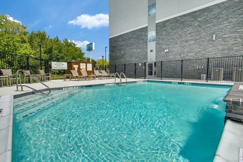 Hotel Holiday Inn Express And Suites Denton South