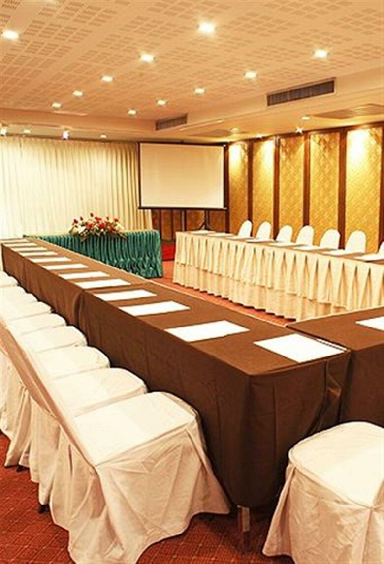 Royal Peninsula Hotel