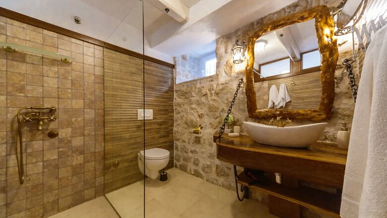 Talici Hill - Rustic Villas