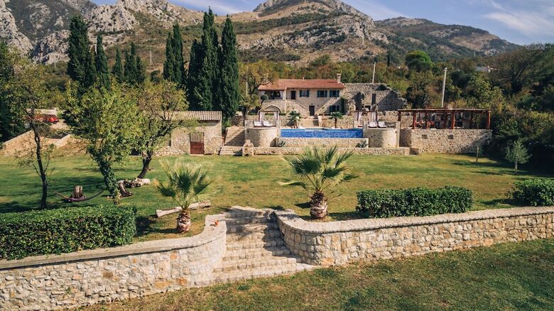 Talici Hill - Rustic Villas