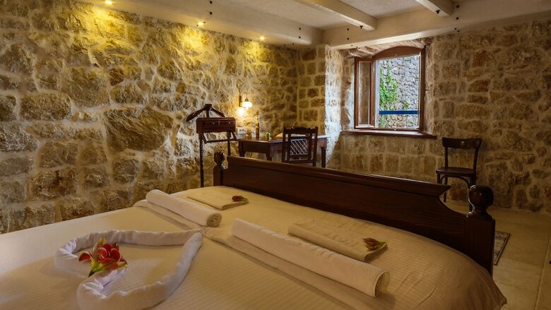 Talici Hill - Rustic Villas