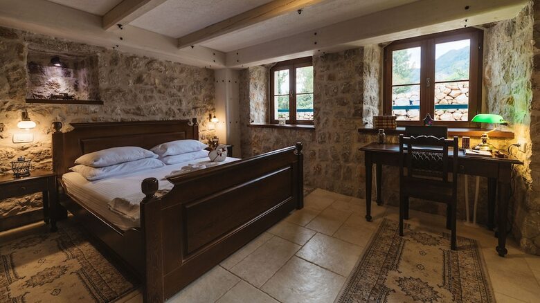 Talici Hill - Rustic Villas