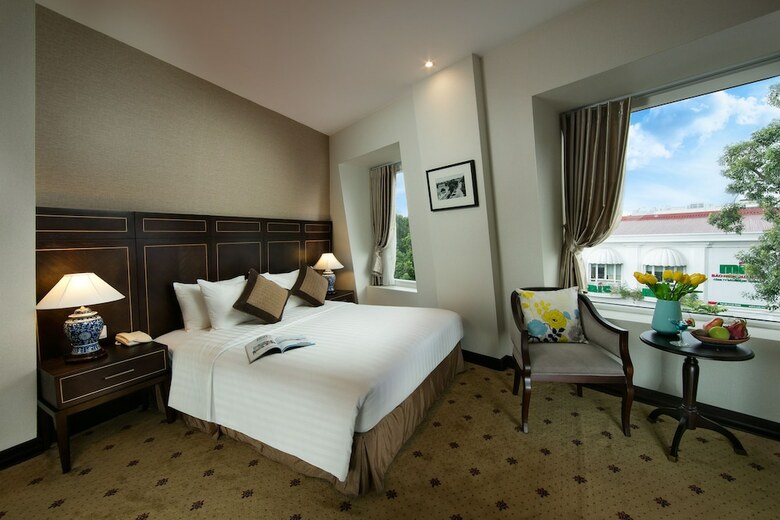 Zephyr Suites Boutique Hotel