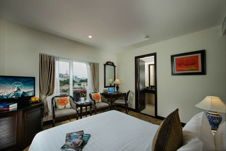 Zephyr Suites Boutique Hotel