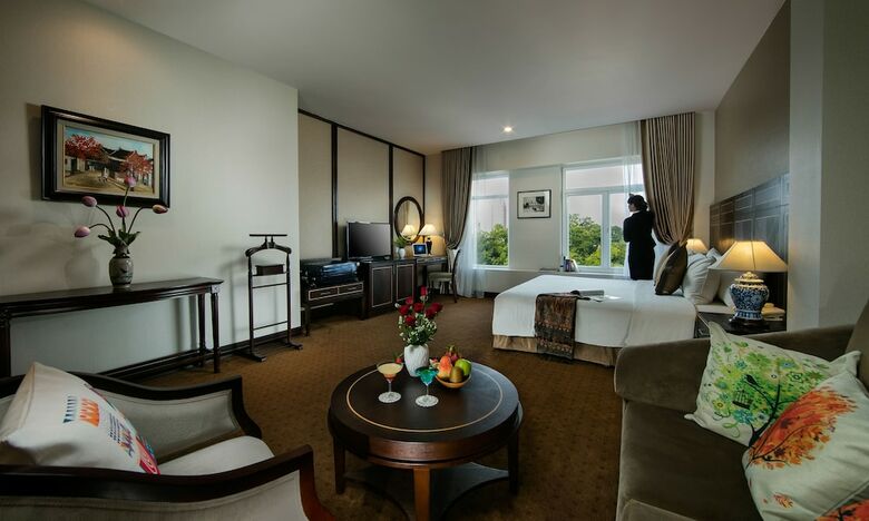 Zephyr Suites Boutique Hotel