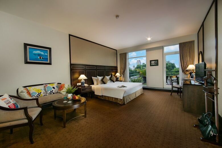 Zephyr Suites Boutique Hotel