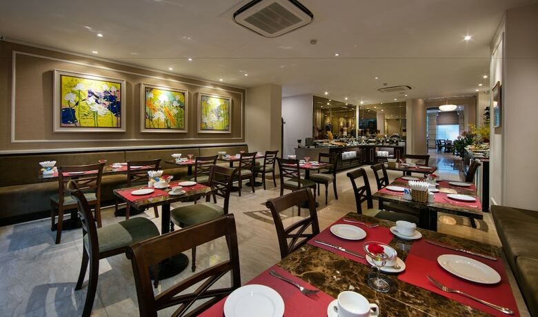 Zephyr Suites Boutique Hotel