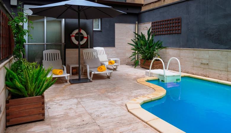 Alexandra Aparthotel