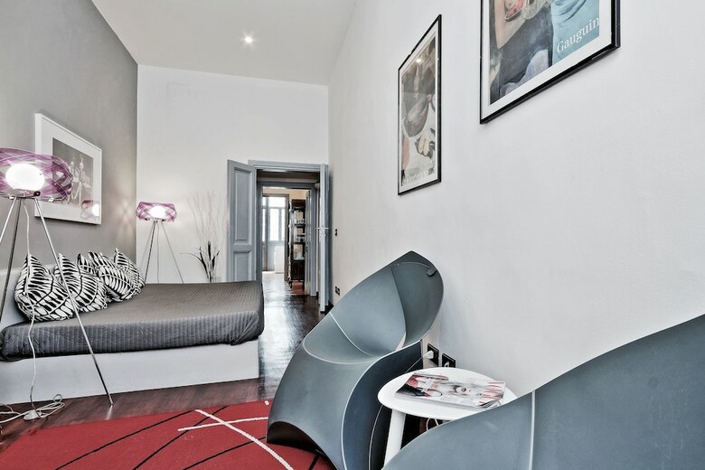 Spanish Steps Apartments