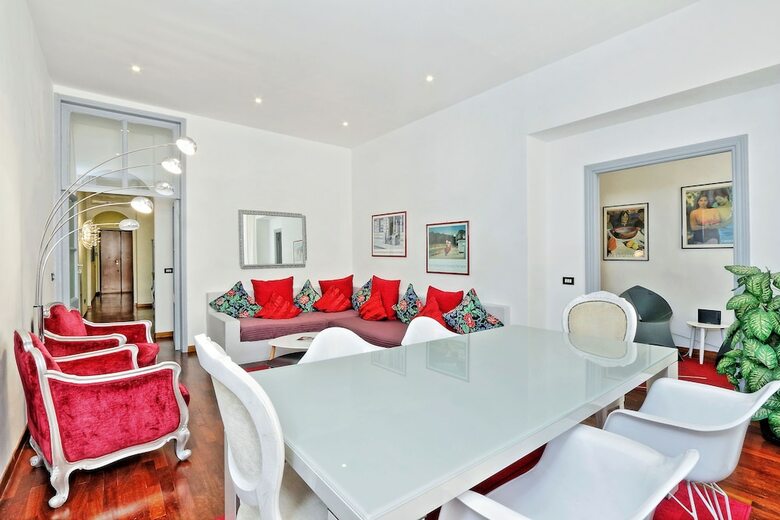 Spanish Steps Apartments