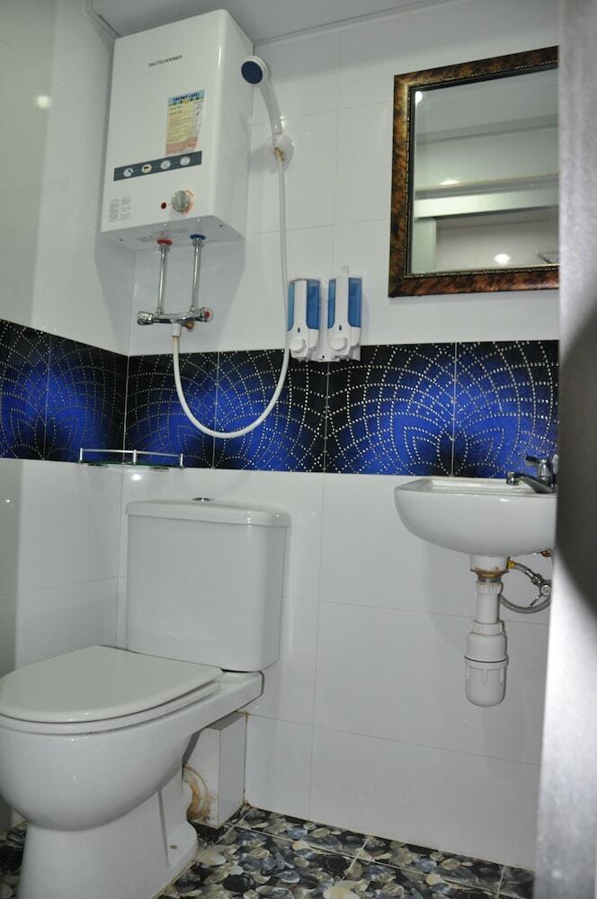 Hostal Swiss Hostel