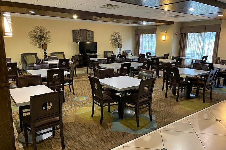 Oyo Hotel Portland Tn Route 52 West