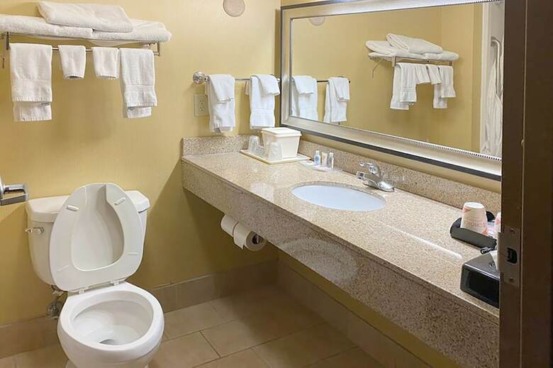 Oyo Hotel Portland Tn Route 52 West
