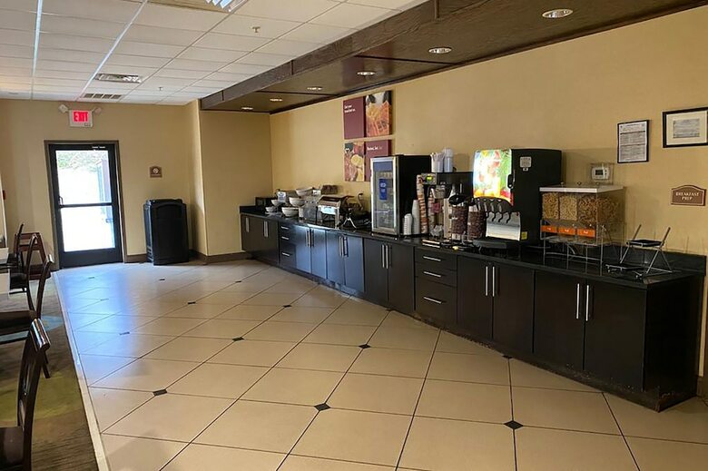Oyo Hotel Portland Tn Route 52 West