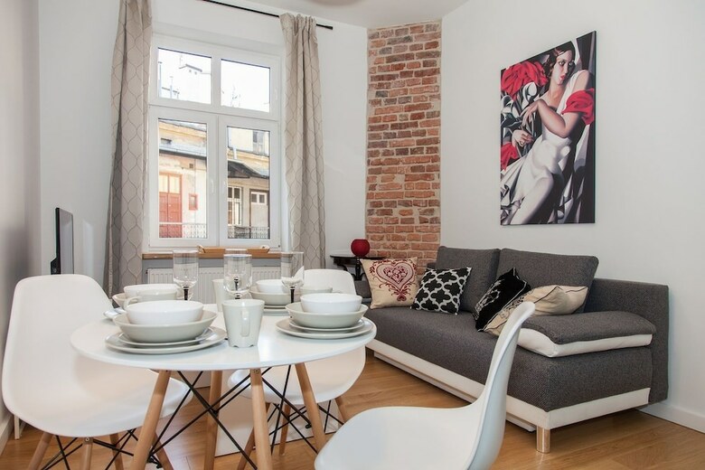 Bc7 Apartments