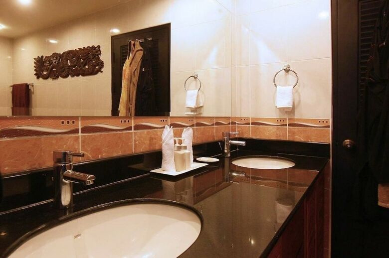 Apartamentos Surin Sabai