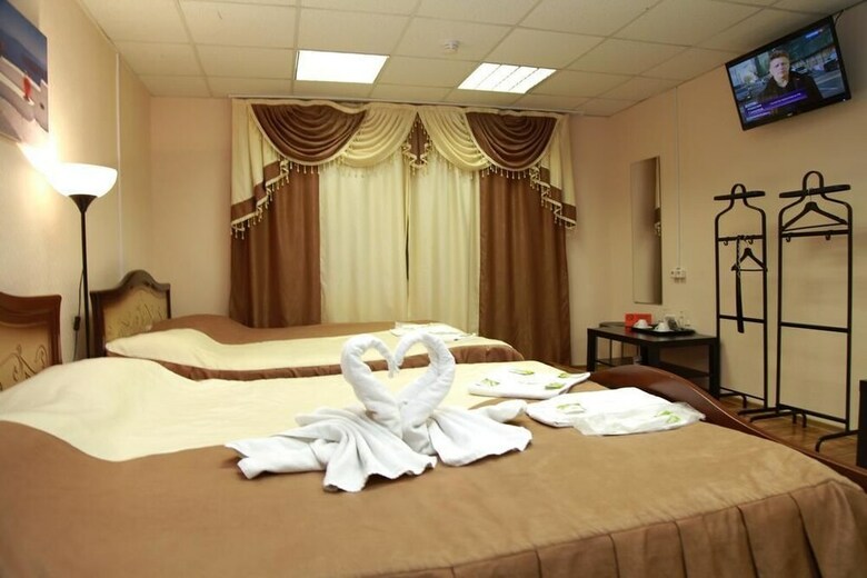Fab Mini Hotel
