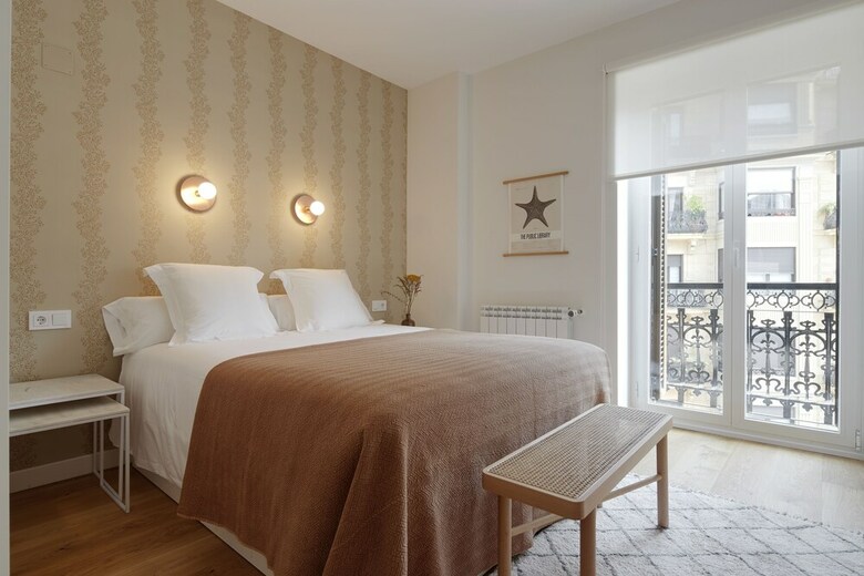 Belle Sebastian Apartment By Feelfree Rentals