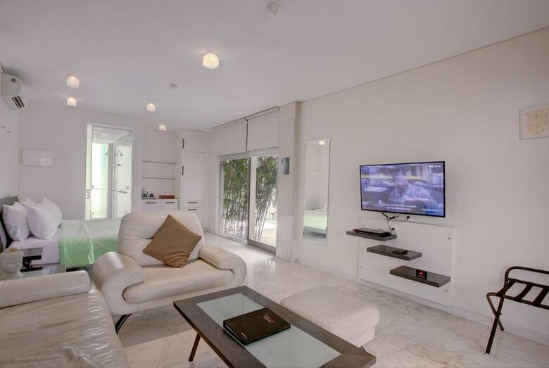 Hotel Furamaxclusive Ocean Beach, Seminyak, Bali