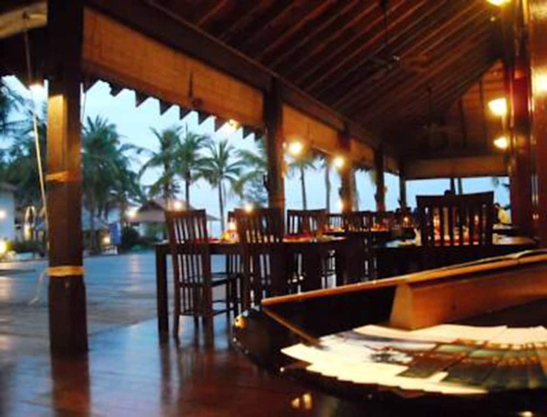 Hotel Sutra Beach Resort