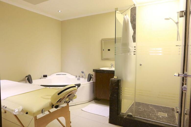 Imperial Suites Hotel