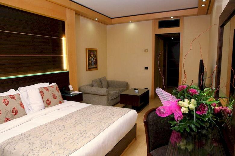 Imperial Suites Hotel