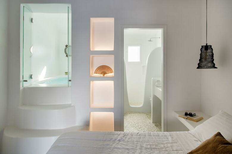 Zefi Hotel & Suites