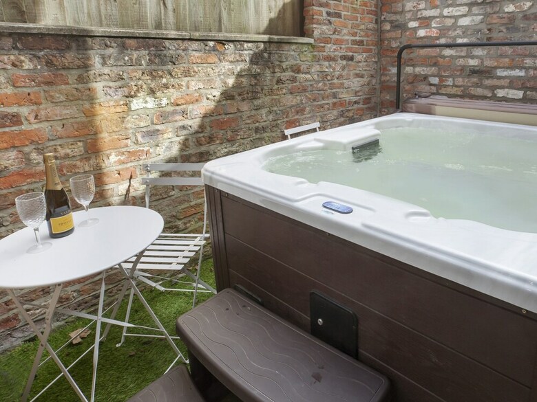 Apartamentos The Mount Hideaway With Hot Tub